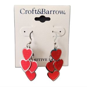 🆕️ CROFT & BARROW VALENTINES DAY Silvertone Heart Dangle Earrings